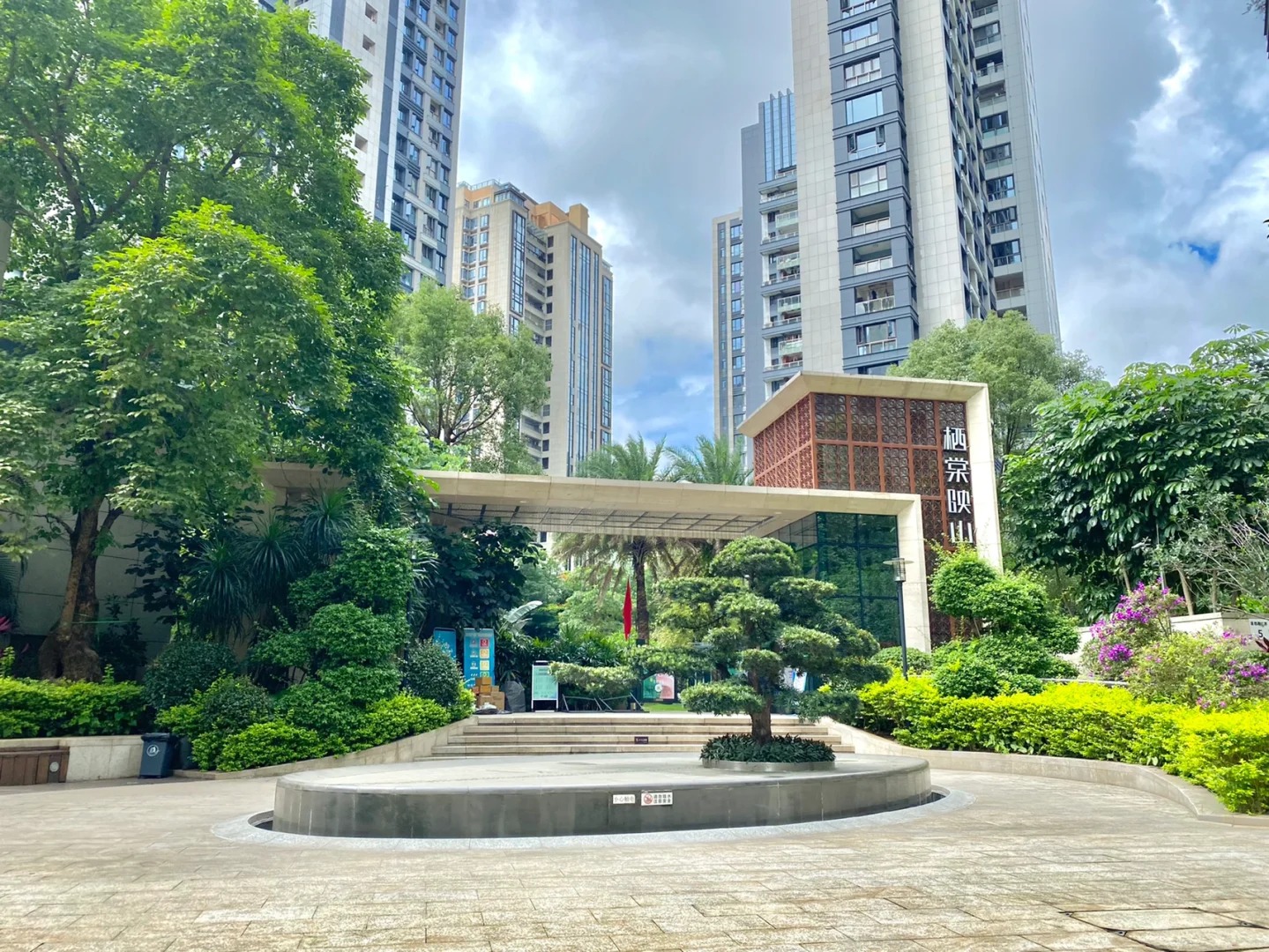 18-25103000161LC.jpg 18-25103000161LC.jpg