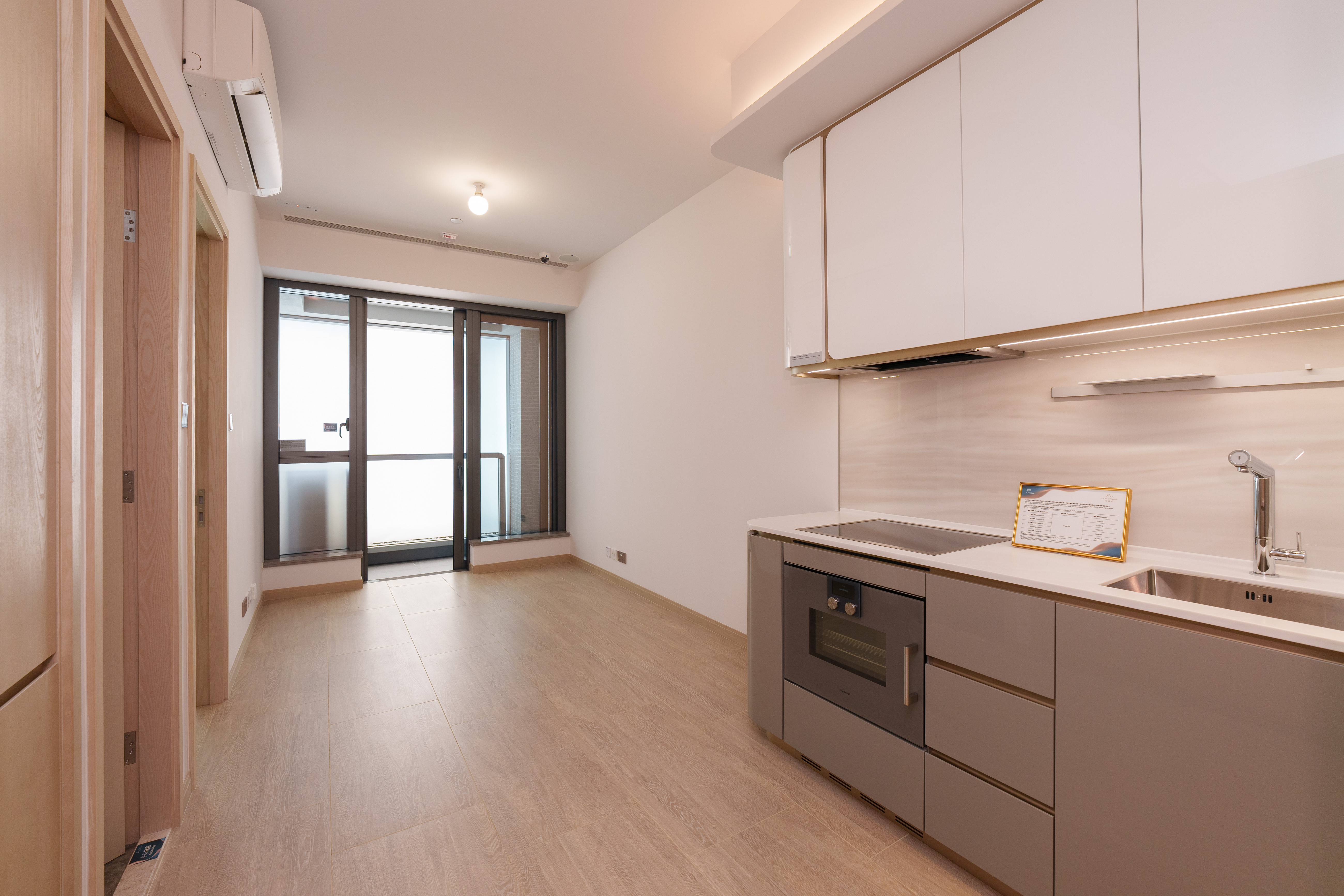 18-260R3092100593.jpg