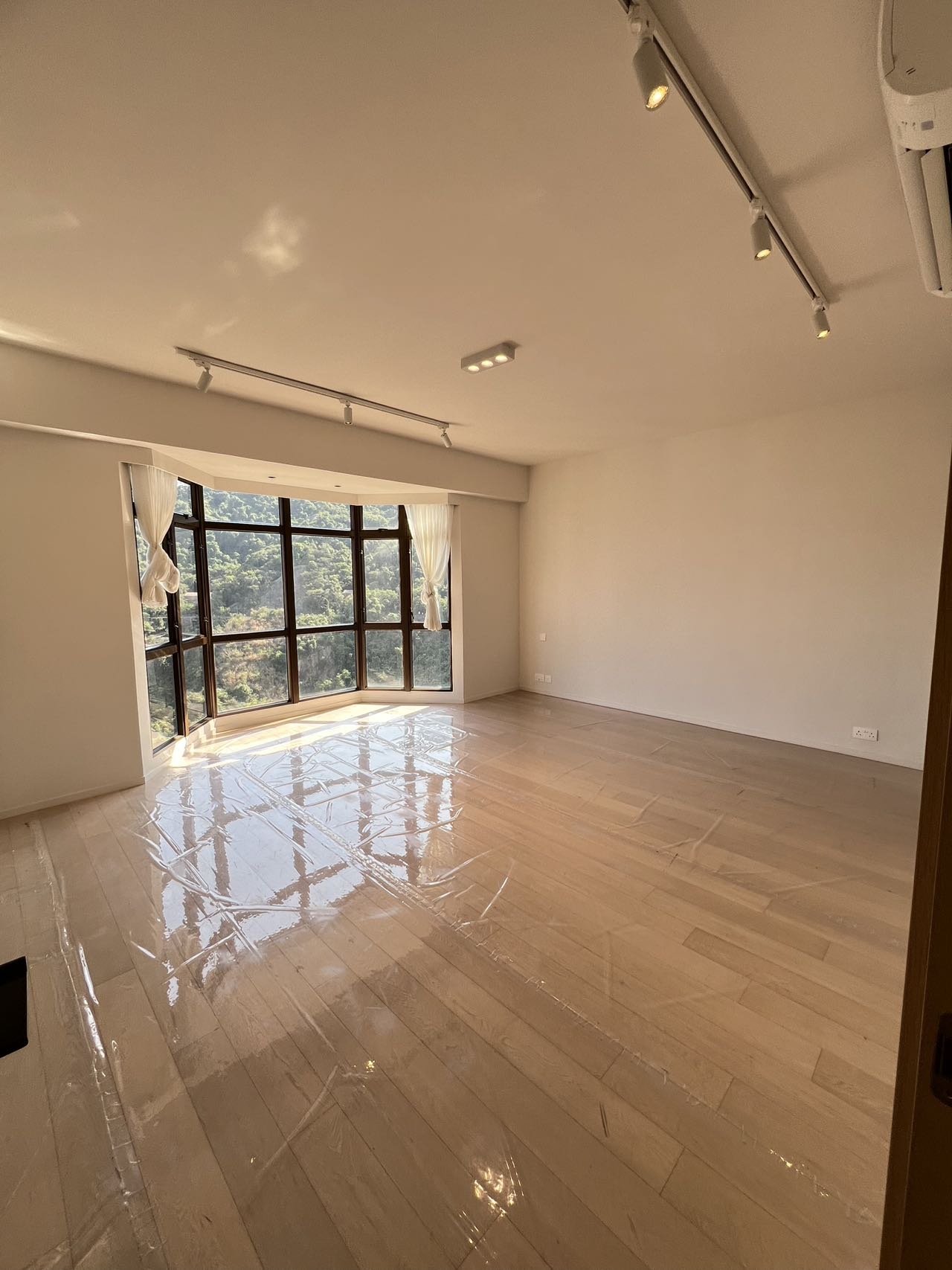 18-2609130U05L38.jpg